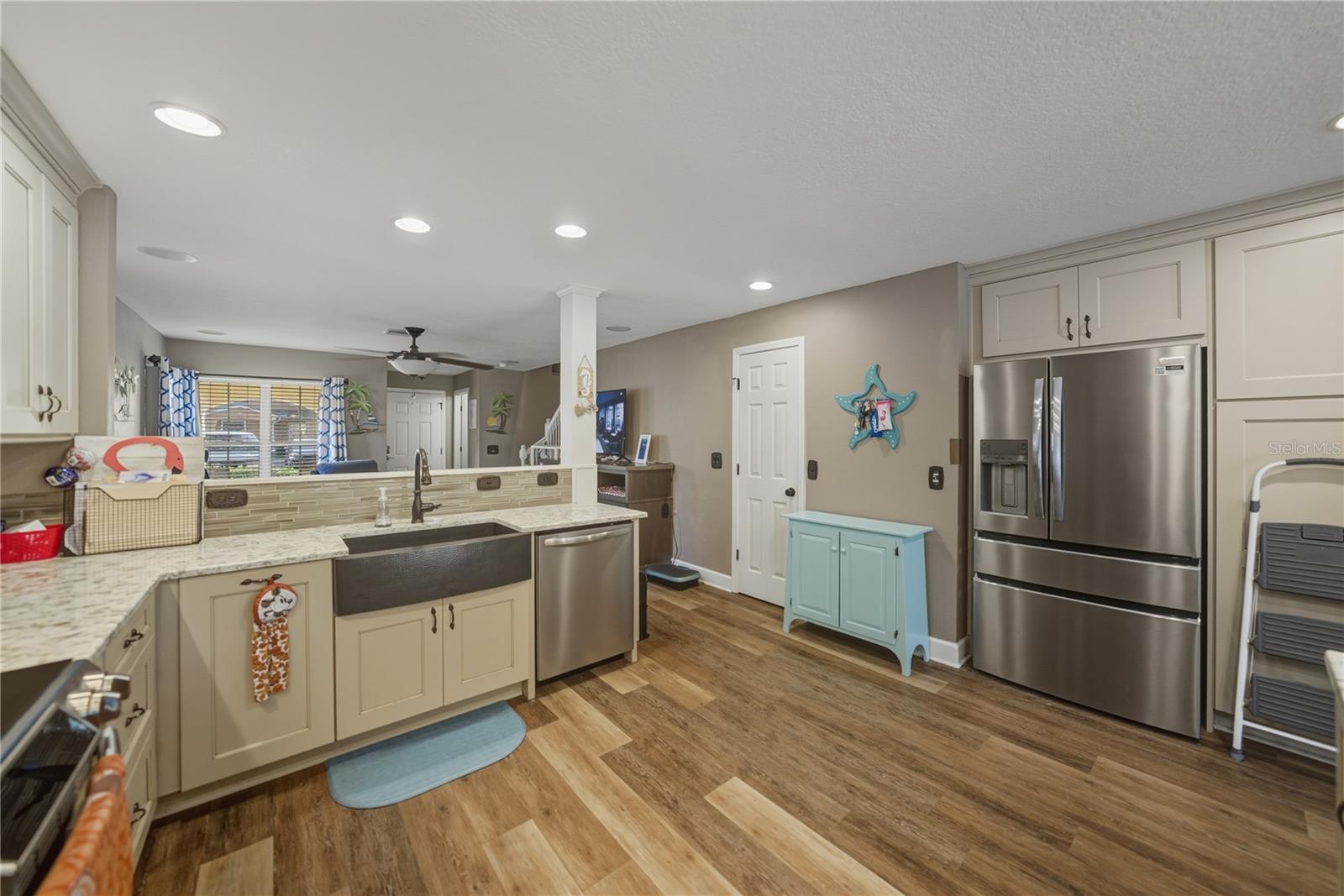 Image 19 of 38 For 10912 Johanna Avenue