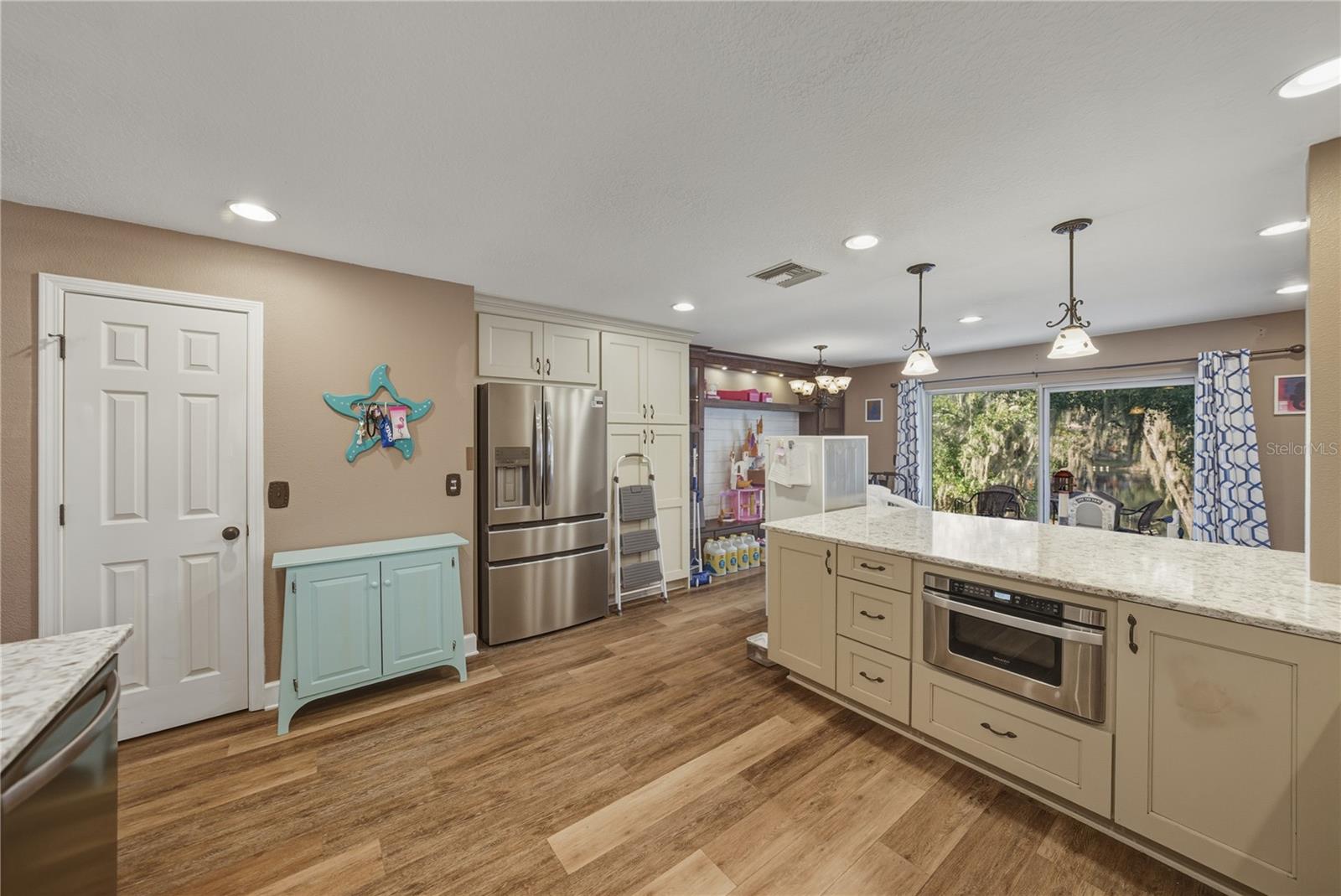 Image 20 of 38 For 10912 Johanna Avenue