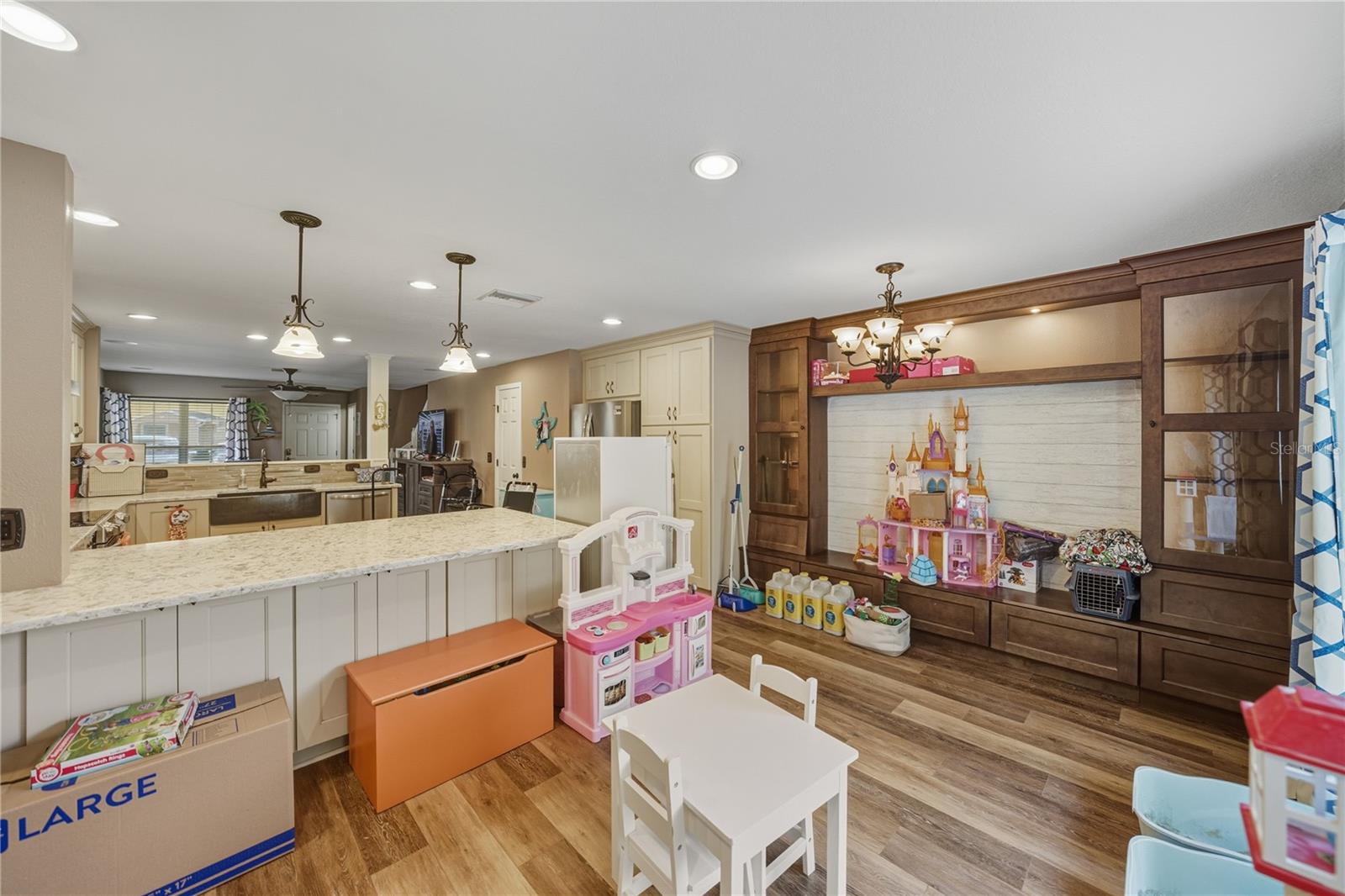 Image 22 of 38 For 10912 Johanna Avenue