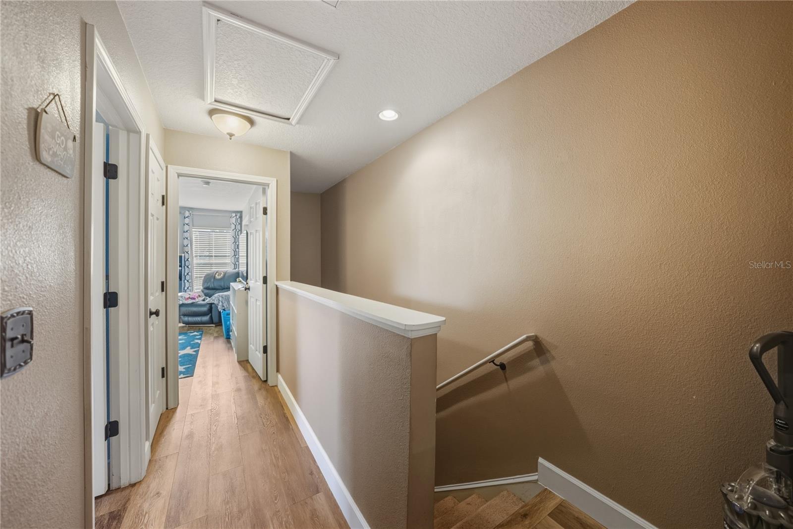 Image 23 of 38 For 10912 Johanna Avenue