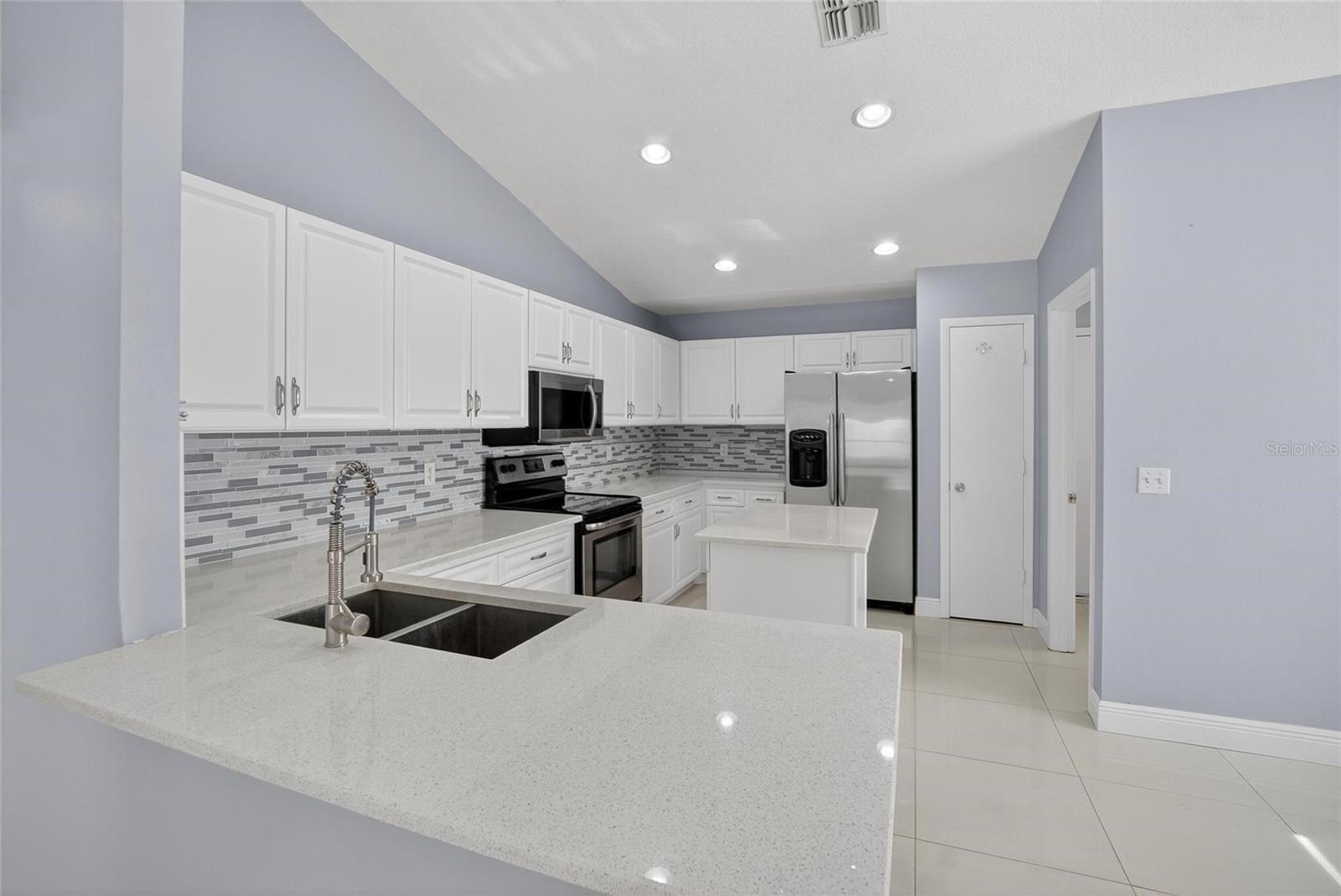 Image 14 of 40 For 10411 Brushfield Street