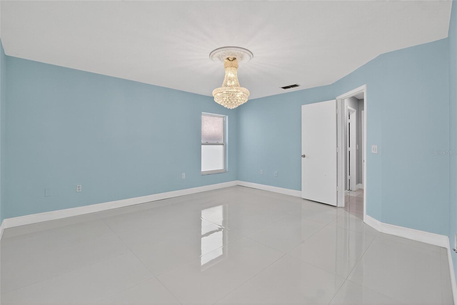 Image 21 of 40 For 10411 Brushfield Street