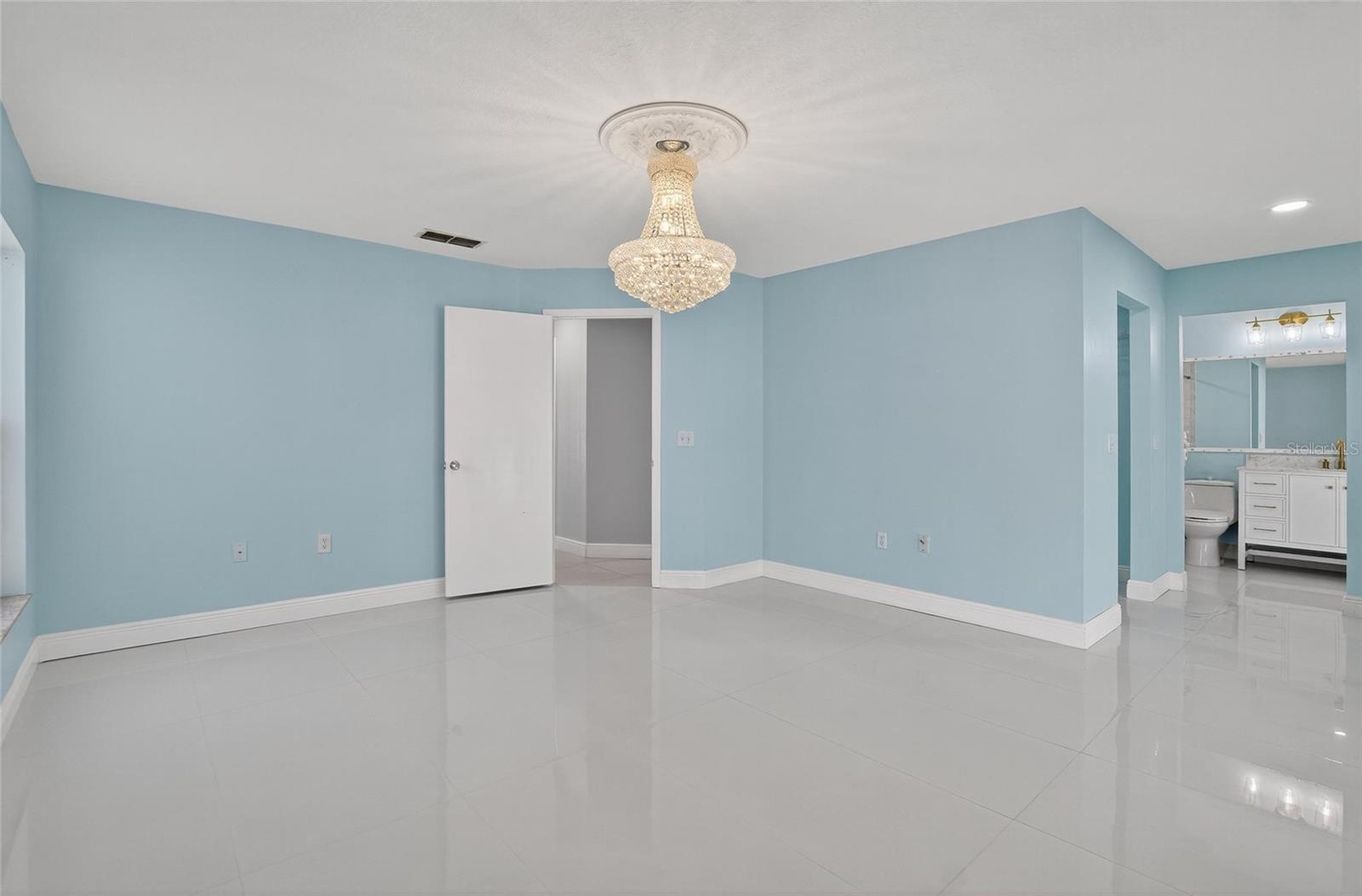 Image 24 of 40 For 10411 Brushfield Street