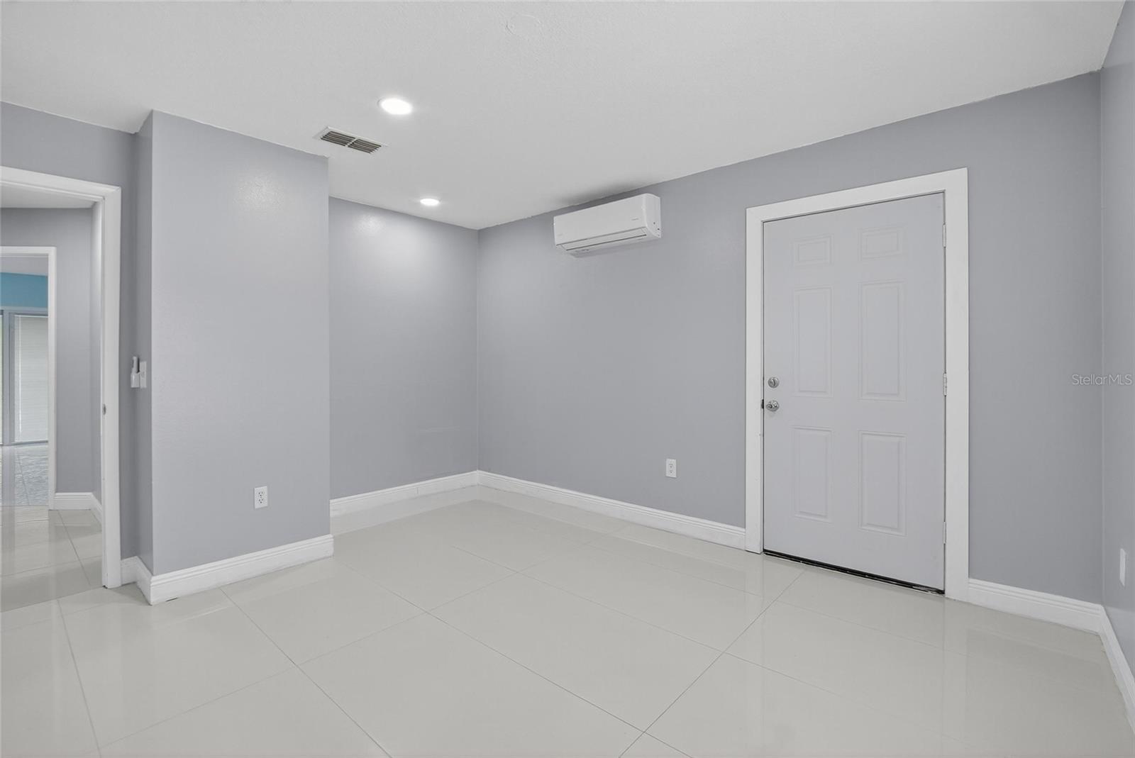 Image 29 of 40 For 10411 Brushfield Street