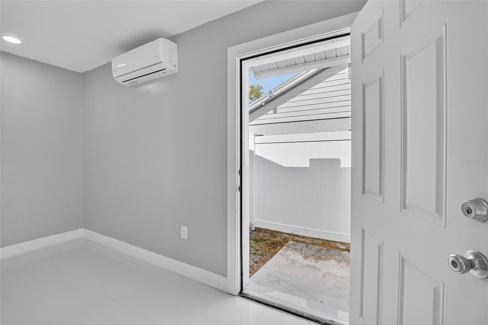 Image 30 of 40 For 10411 Brushfield Street