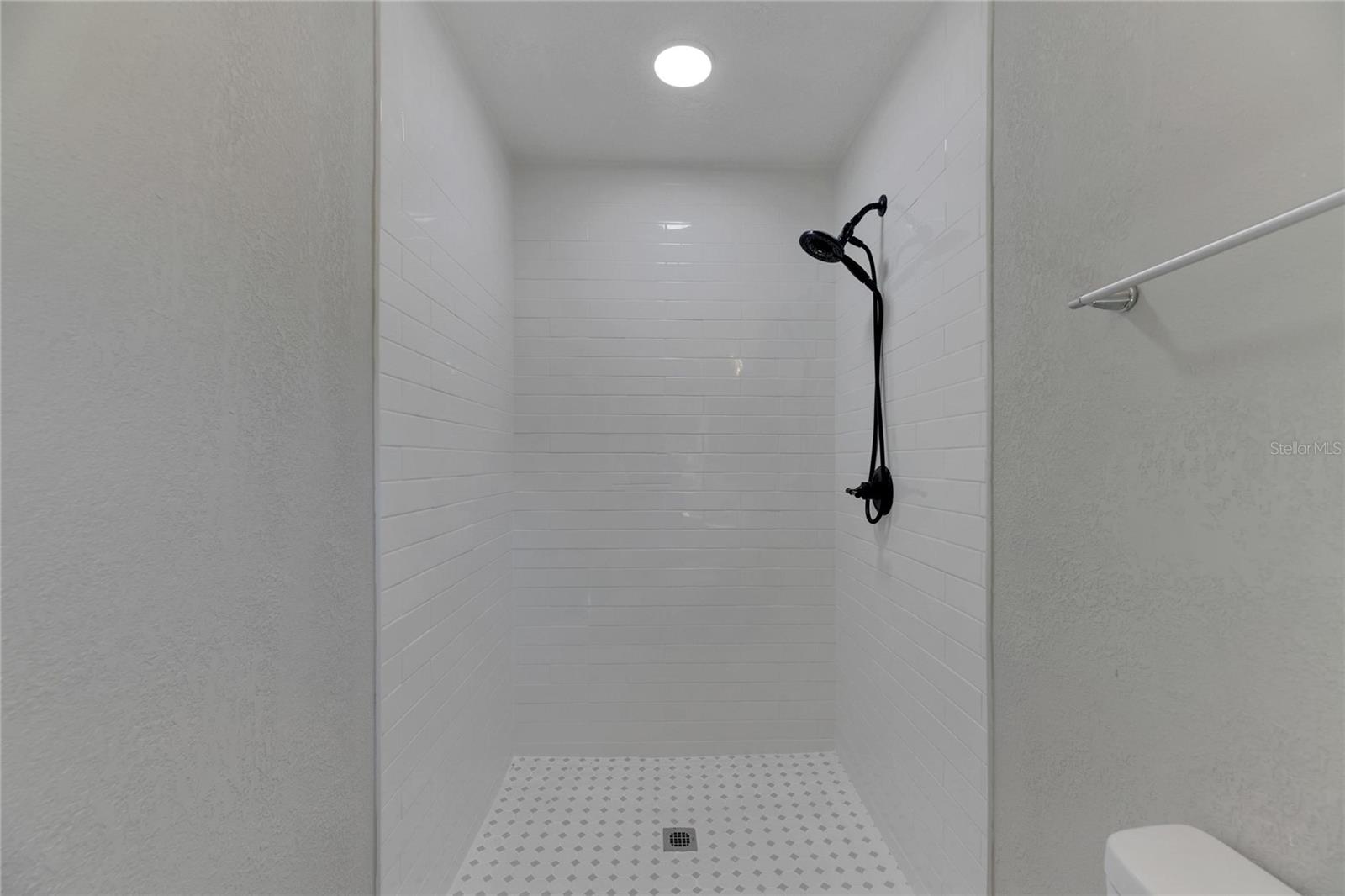 Image 39 of 73 For 527 Fox Run Trail