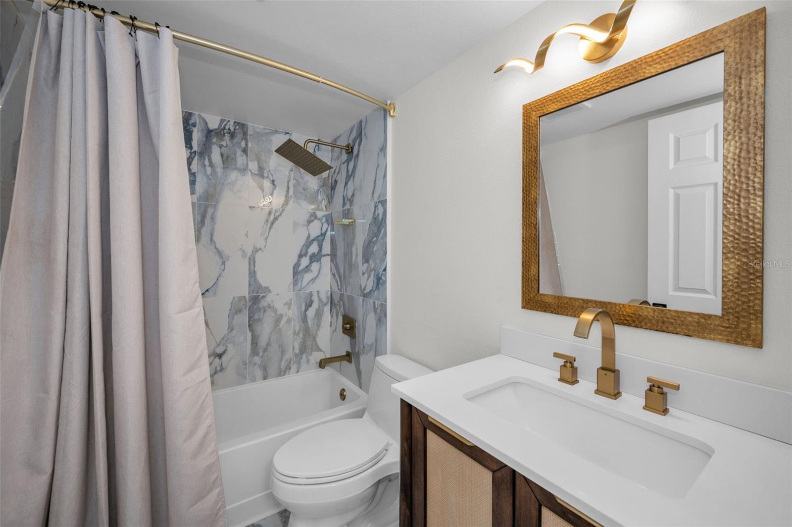 Image 30 of 65 For 5775 Park Street N 211