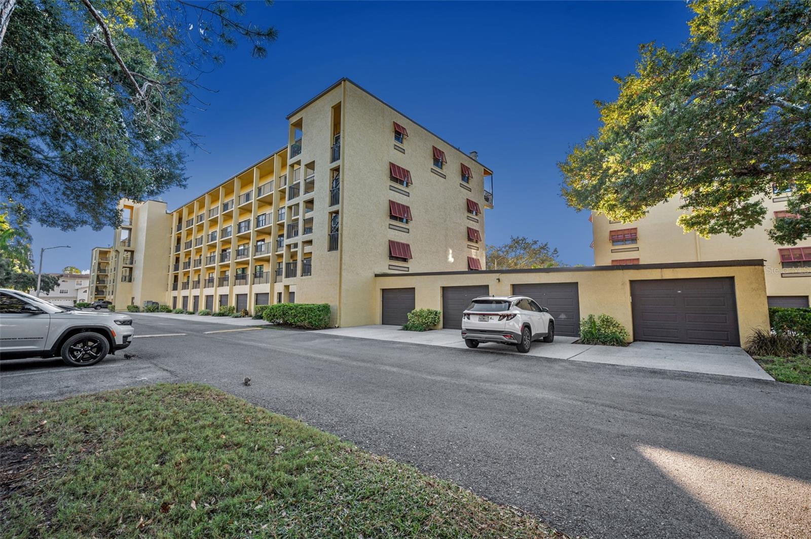 Image 32 of 65 For 5775 Park Street N 211