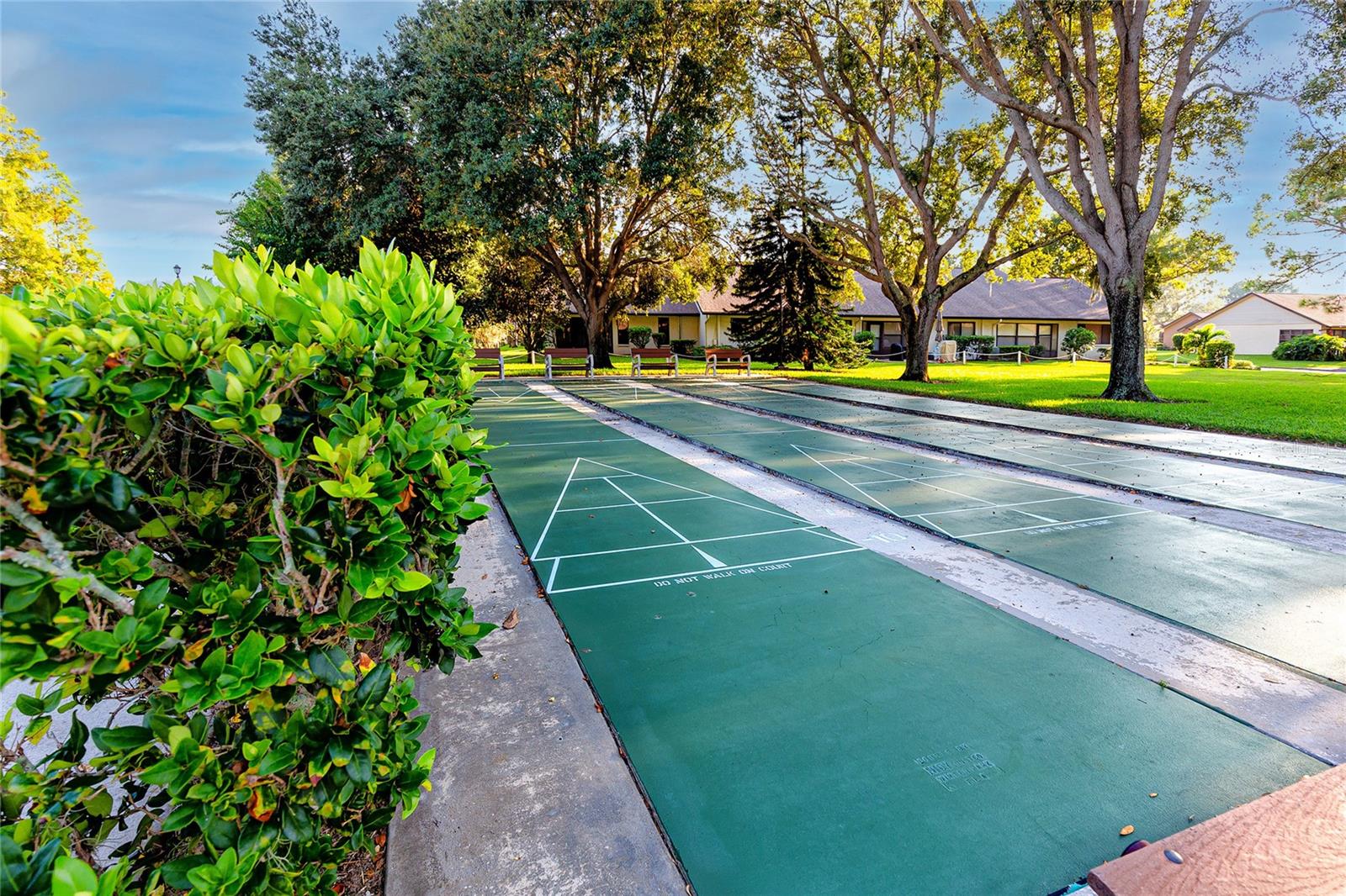 Listing photo id 35 for 2561 Royal Pines Circle 14h