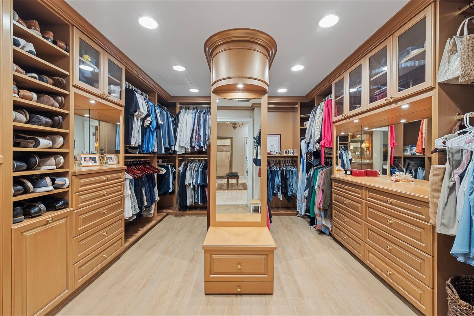 Image 27 of 78 For 18707 Pepper Pike