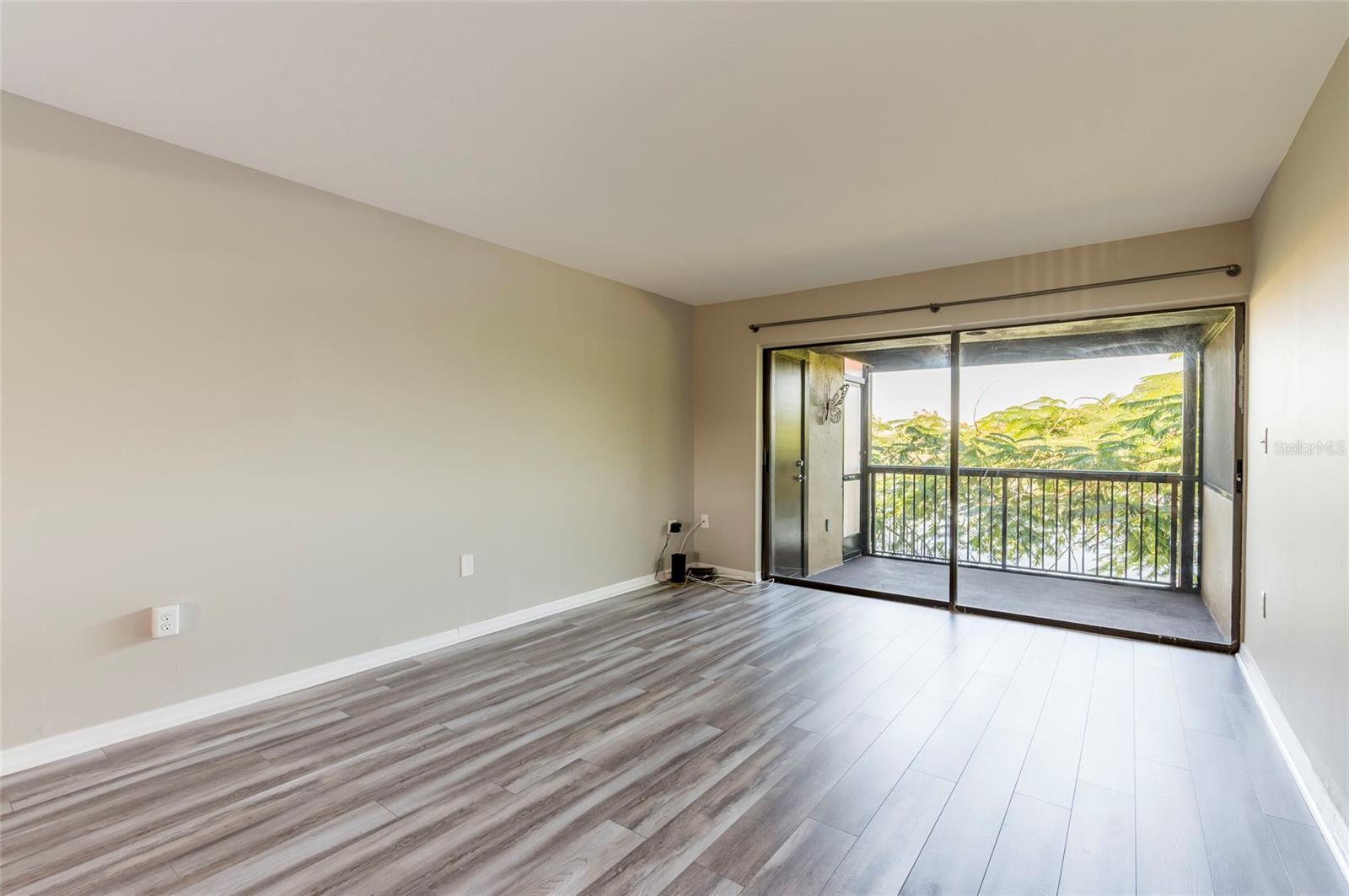 Image 11 of 45 For 735 Village Drive N 206