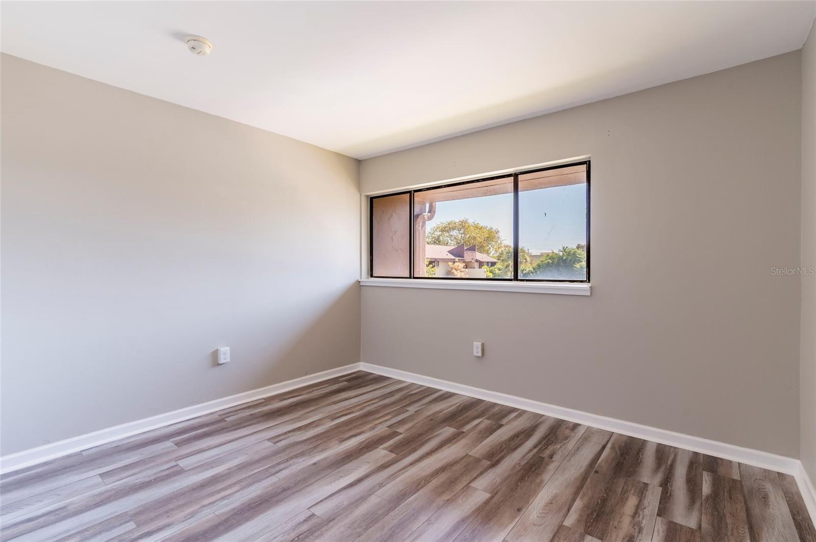 Image 24 of 45 For 735 Village Drive N 206