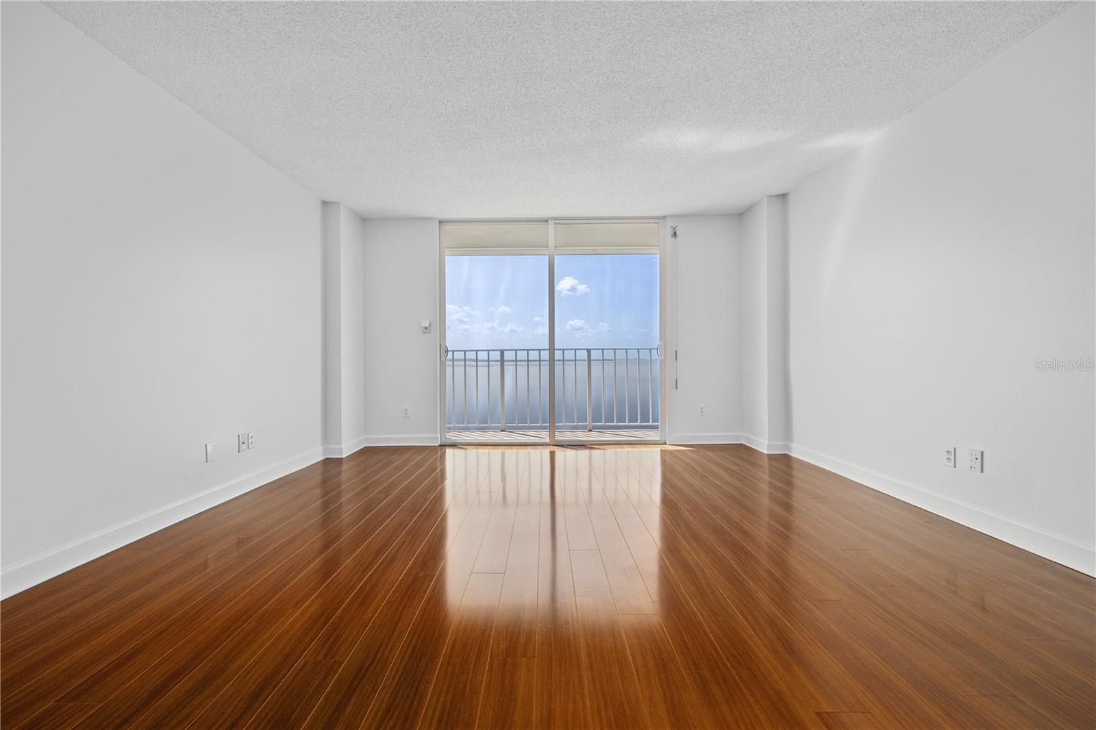 Image 15 of 31 For 2611 Bayshore Boulevard 1201