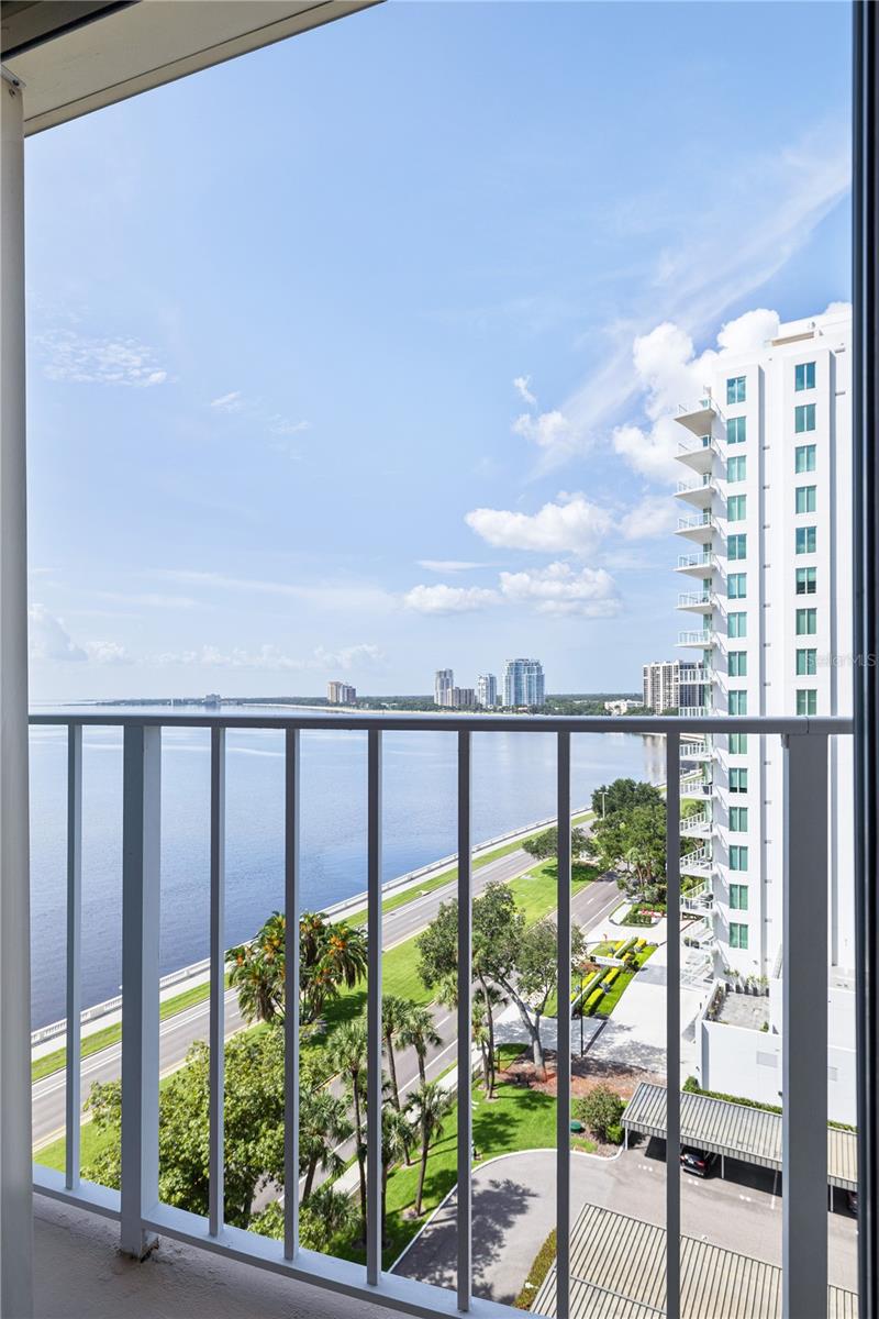 Image 23 of 31 For 2611 Bayshore Boulevard 1201