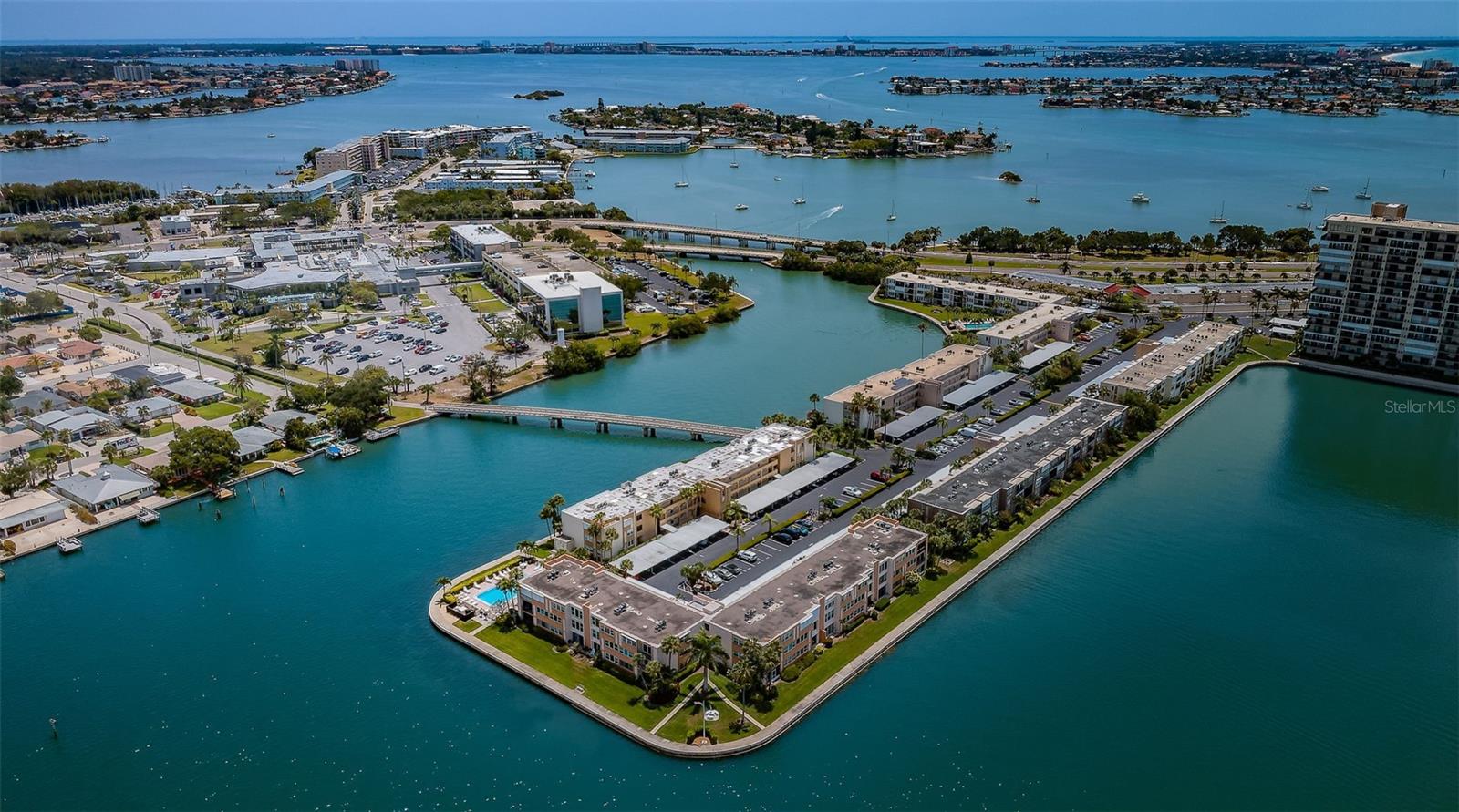 Image 41 of 90 For 7420 Bay Island Drive S 171