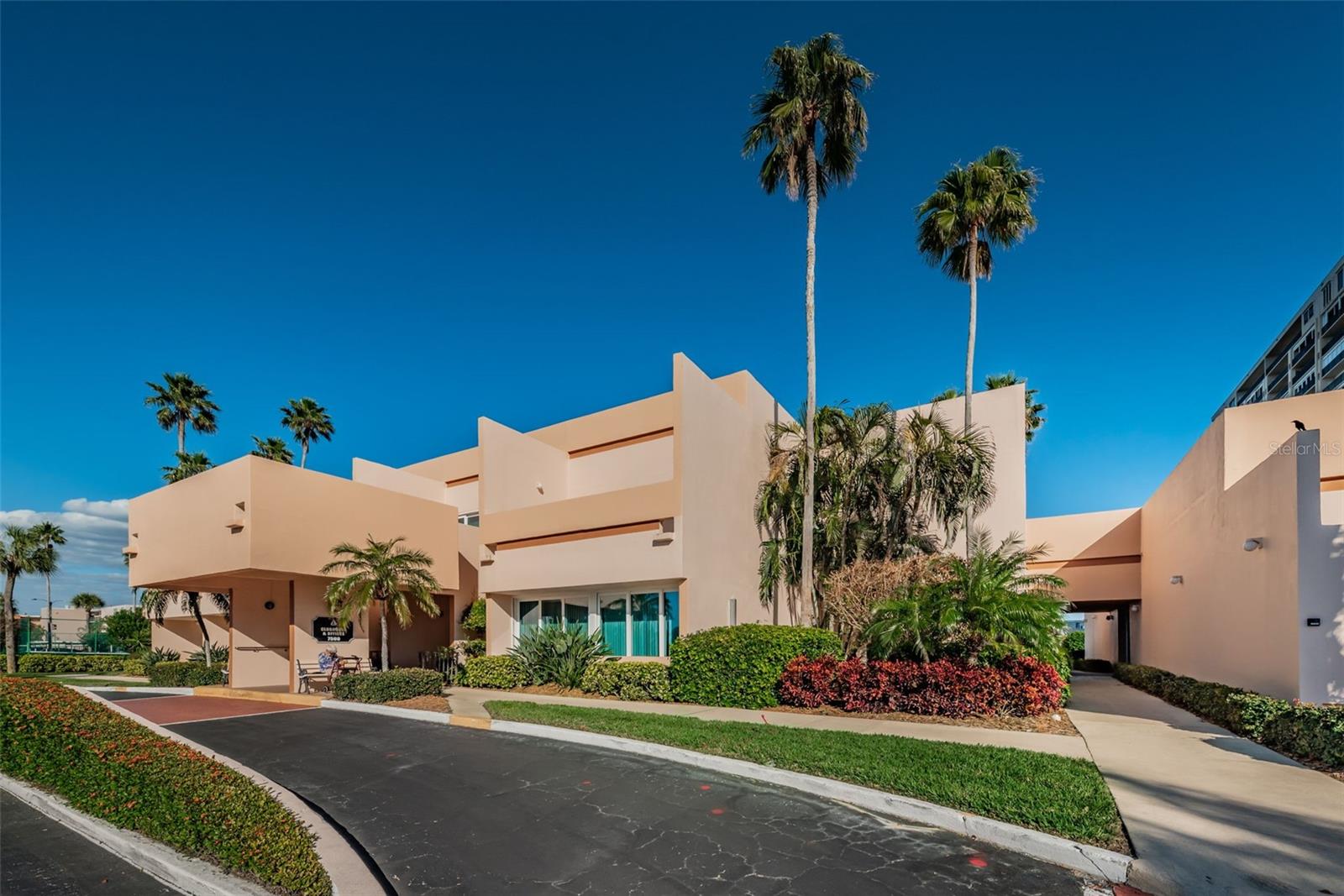 Image 58 of 90 For 7420 Bay Island Drive S 171