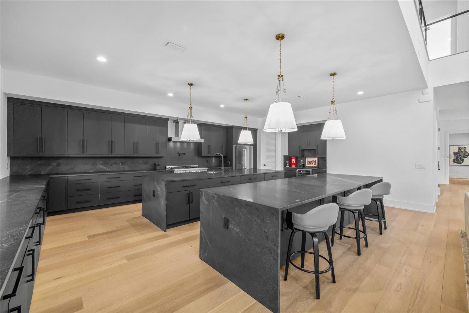 Image 10 of 73 For 4717 Estrella Street