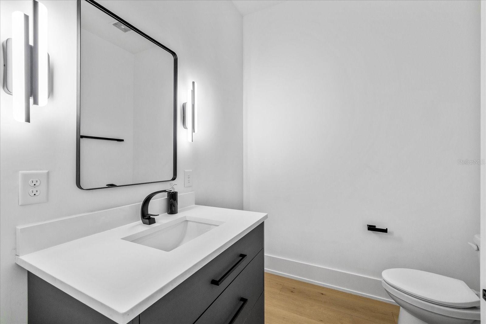 Image 21 of 73 For 4717 Estrella Street