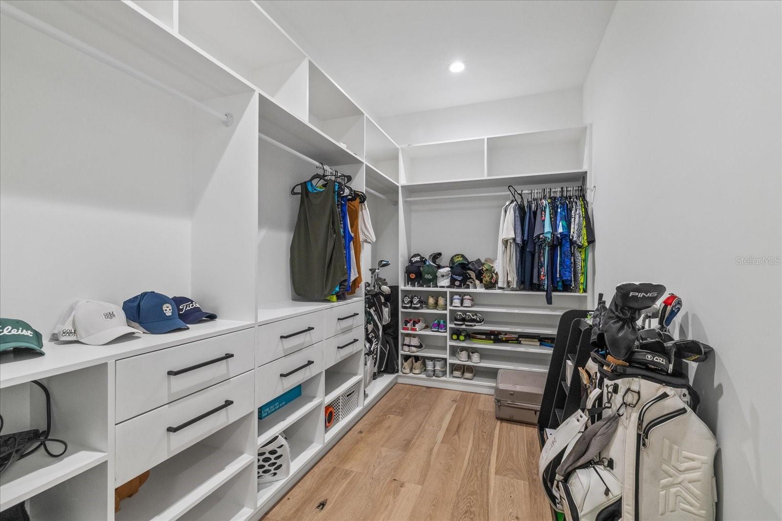 Image 33 of 73 For 4717 Estrella Street