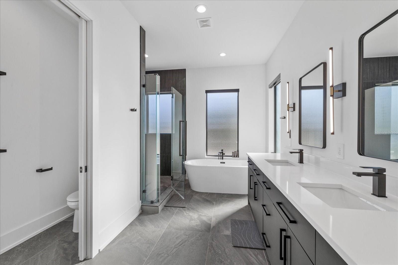 Image 35 of 73 For 4717 Estrella Street