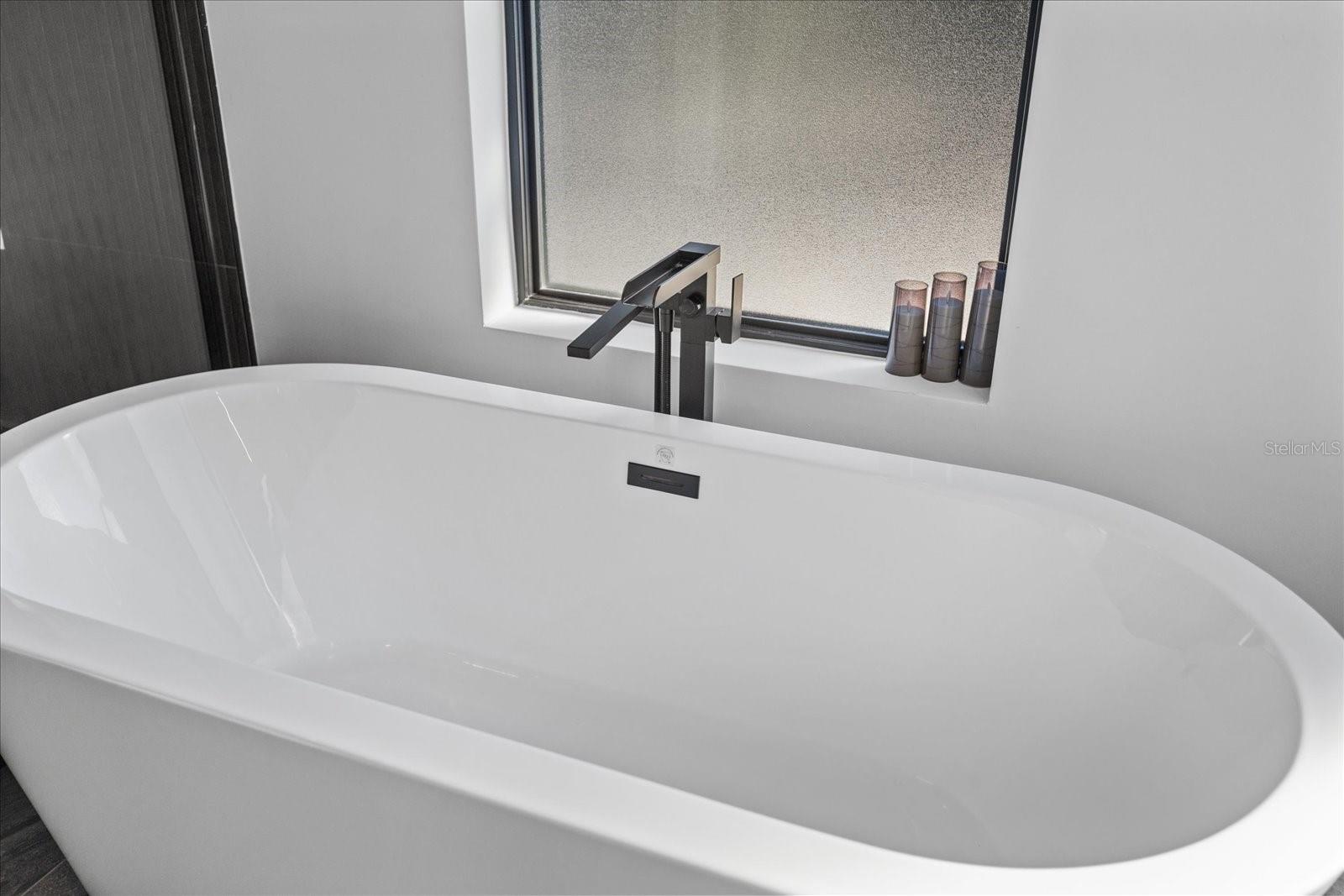 Image 36 of 73 For 4717 Estrella Street