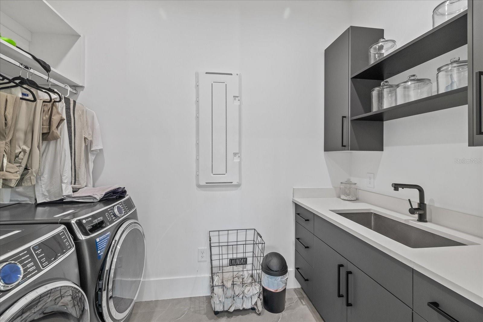 Image 48 of 73 For 4717 Estrella Street