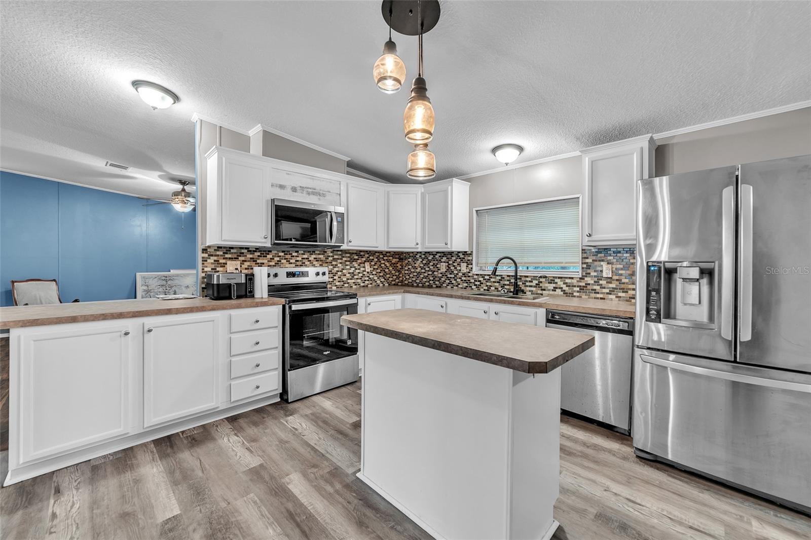 Image 14 of 44 For 12201 Glenhill Drive