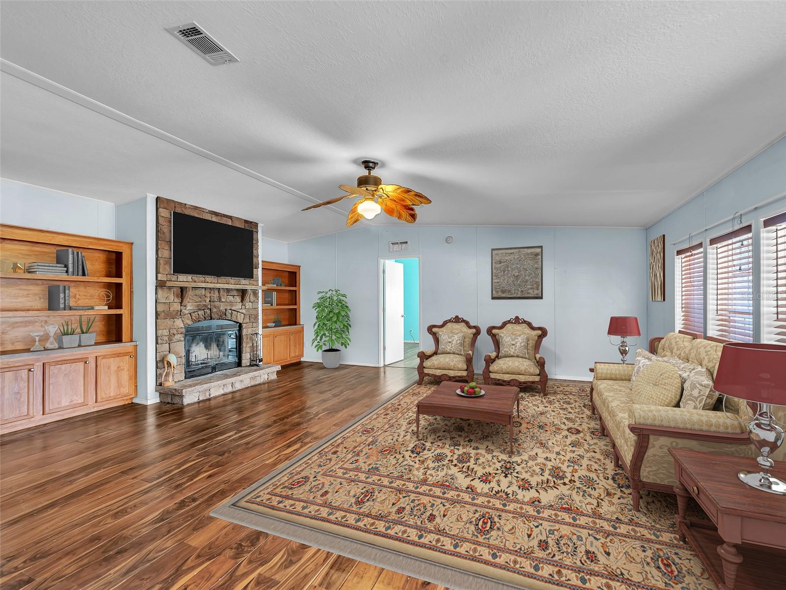 Image 19 of 44 For 12201 Glenhill Drive