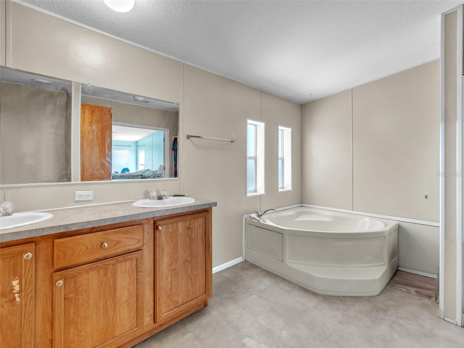 Image 22 of 44 For 12201 Glenhill Drive