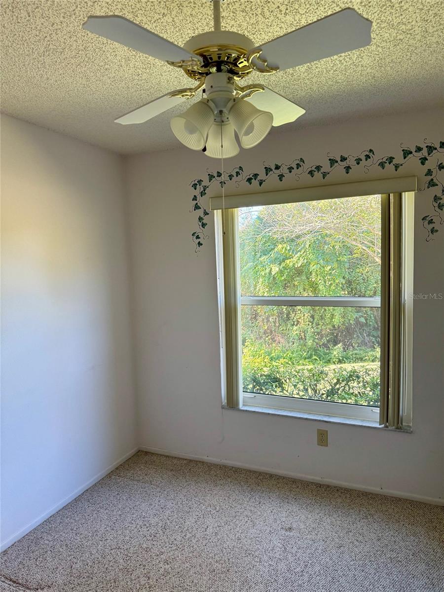 Image 12 of 19 For 1482 Glengarry Drive