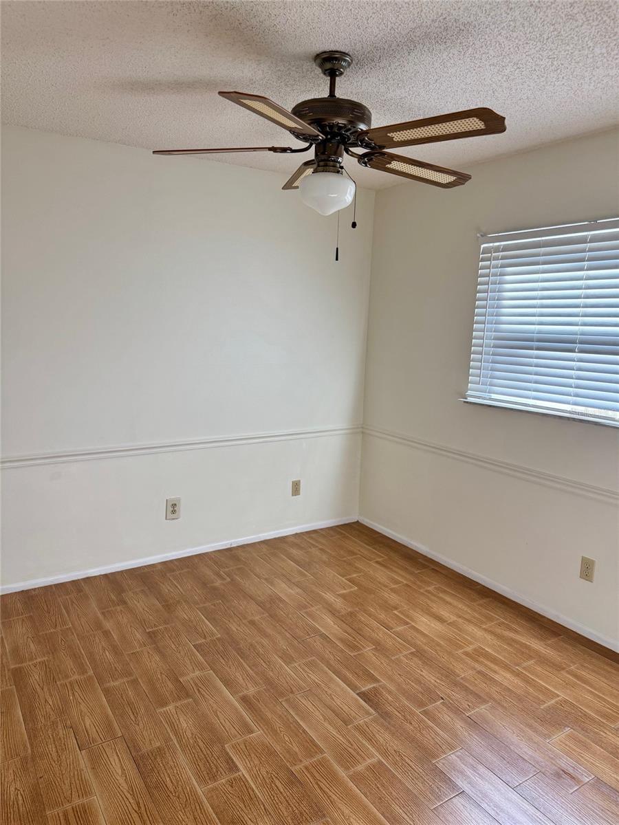 Image 14 of 19 For 1482 Glengarry Drive