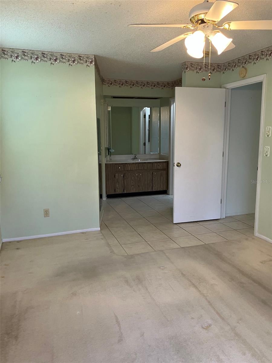 Image 16 of 19 For 1482 Glengarry Drive