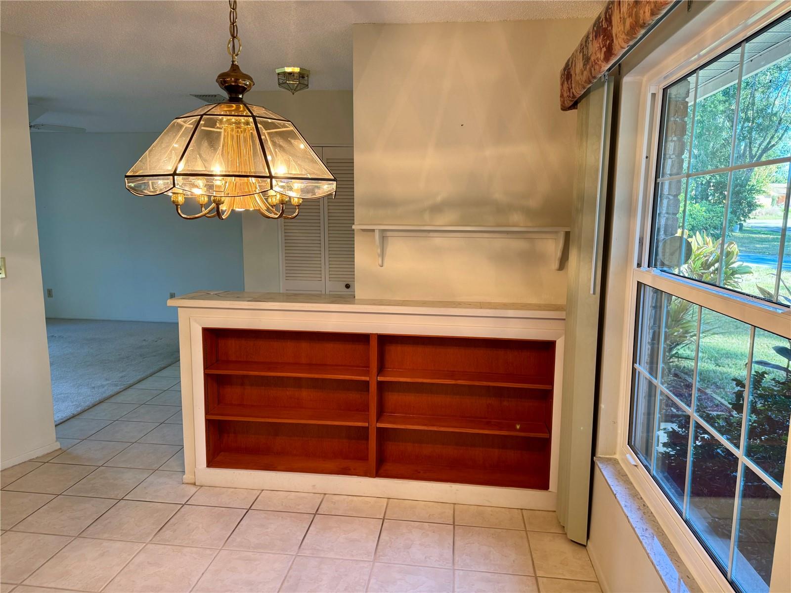 Image 4 of 19 For 1482 Glengarry Drive