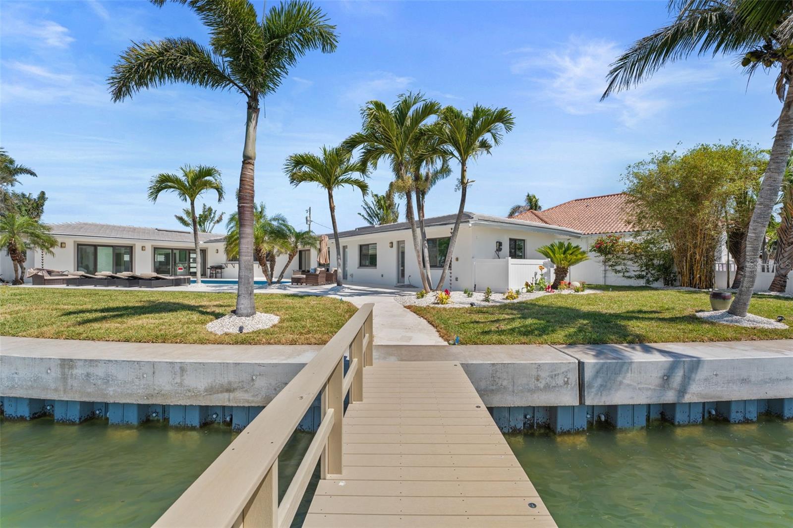 Listing photo id 8 for 11050 7th Street E