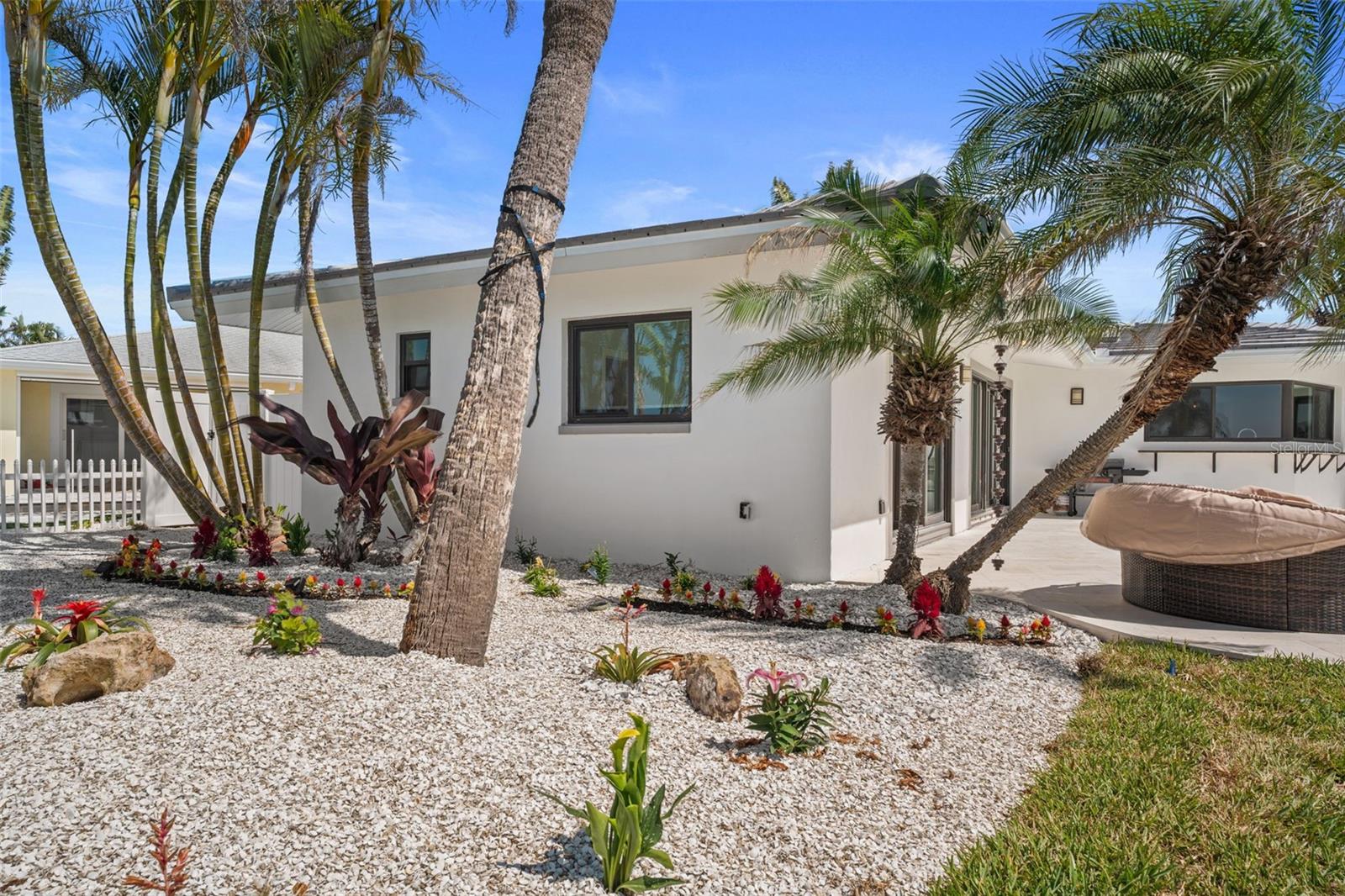 Listing photo id 14 for 11050 7th Street E