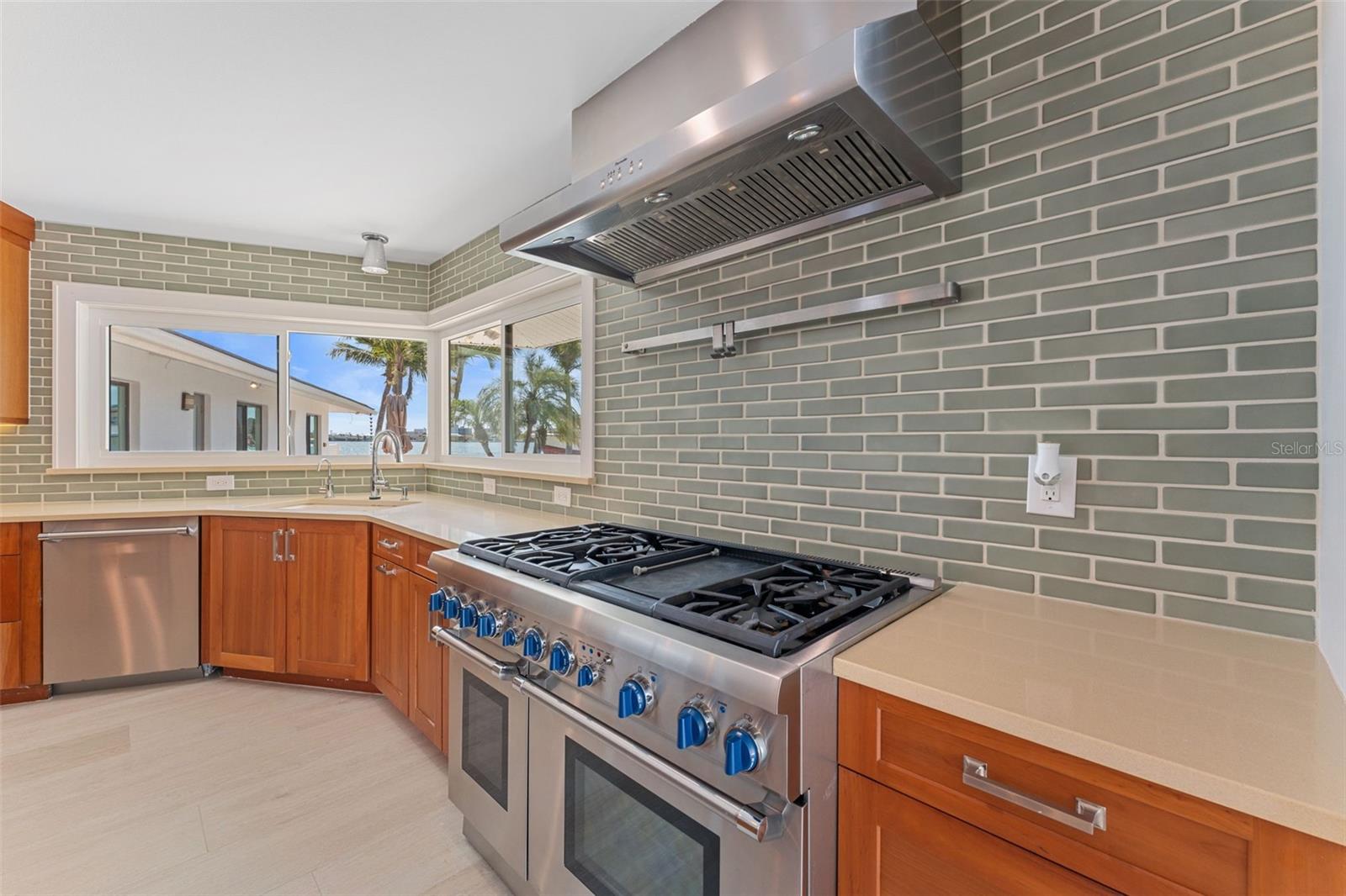 Listing photo id 33 for 11050 7th Street E