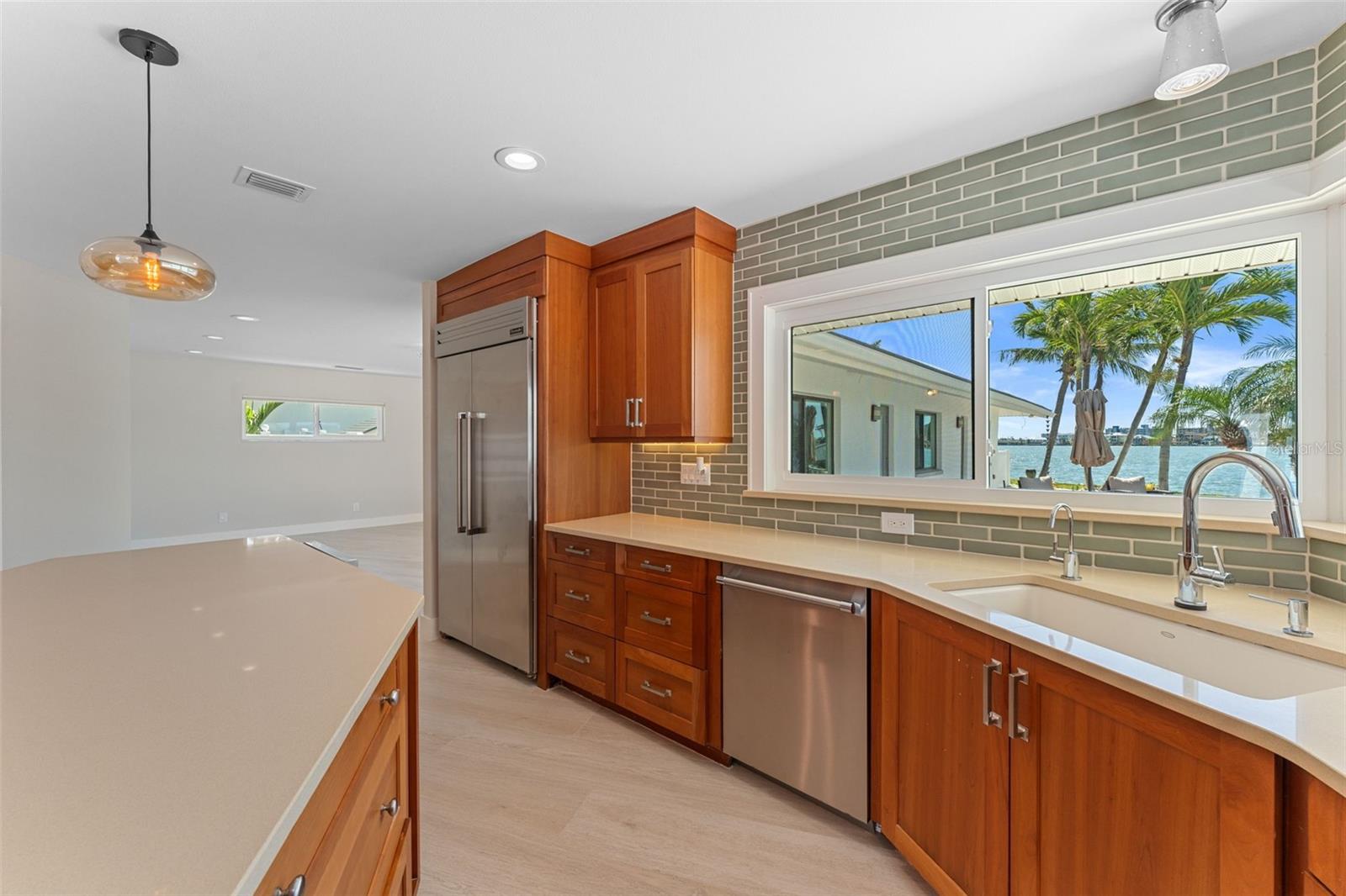 Listing photo id 38 for 11050 7th Street E