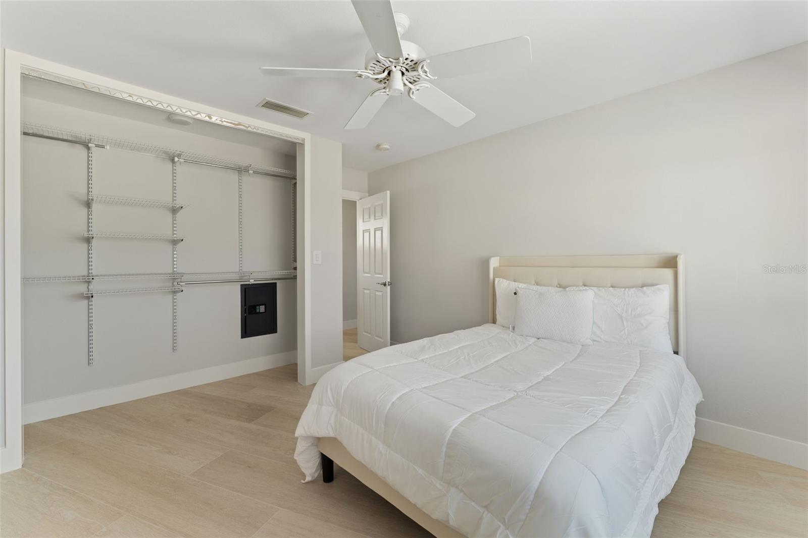 Listing photo id 51 for 11050 7th Street E