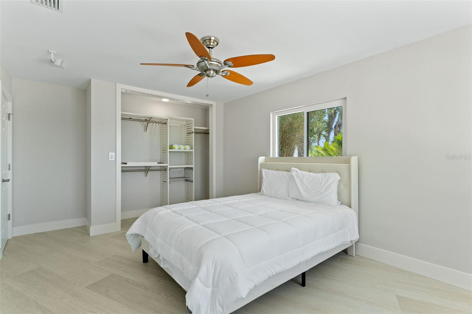 Listing photo id 56 for 11050 7th Street E