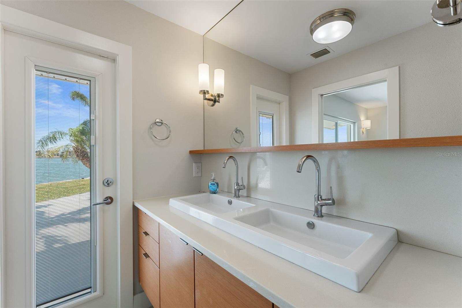 Listing photo id 62 for 11050 7th Street E