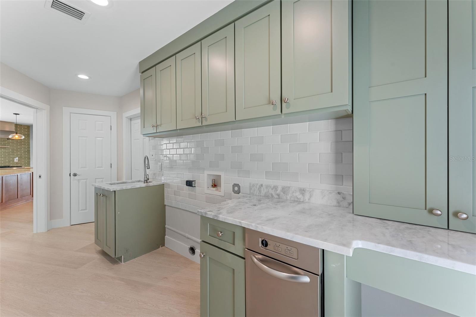 Listing photo id 67 for 11050 7th Street E