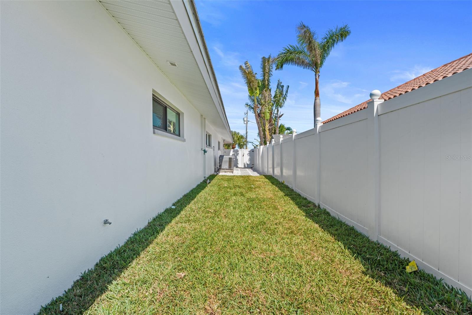 Listing photo id 70 for 11050 7th Street E