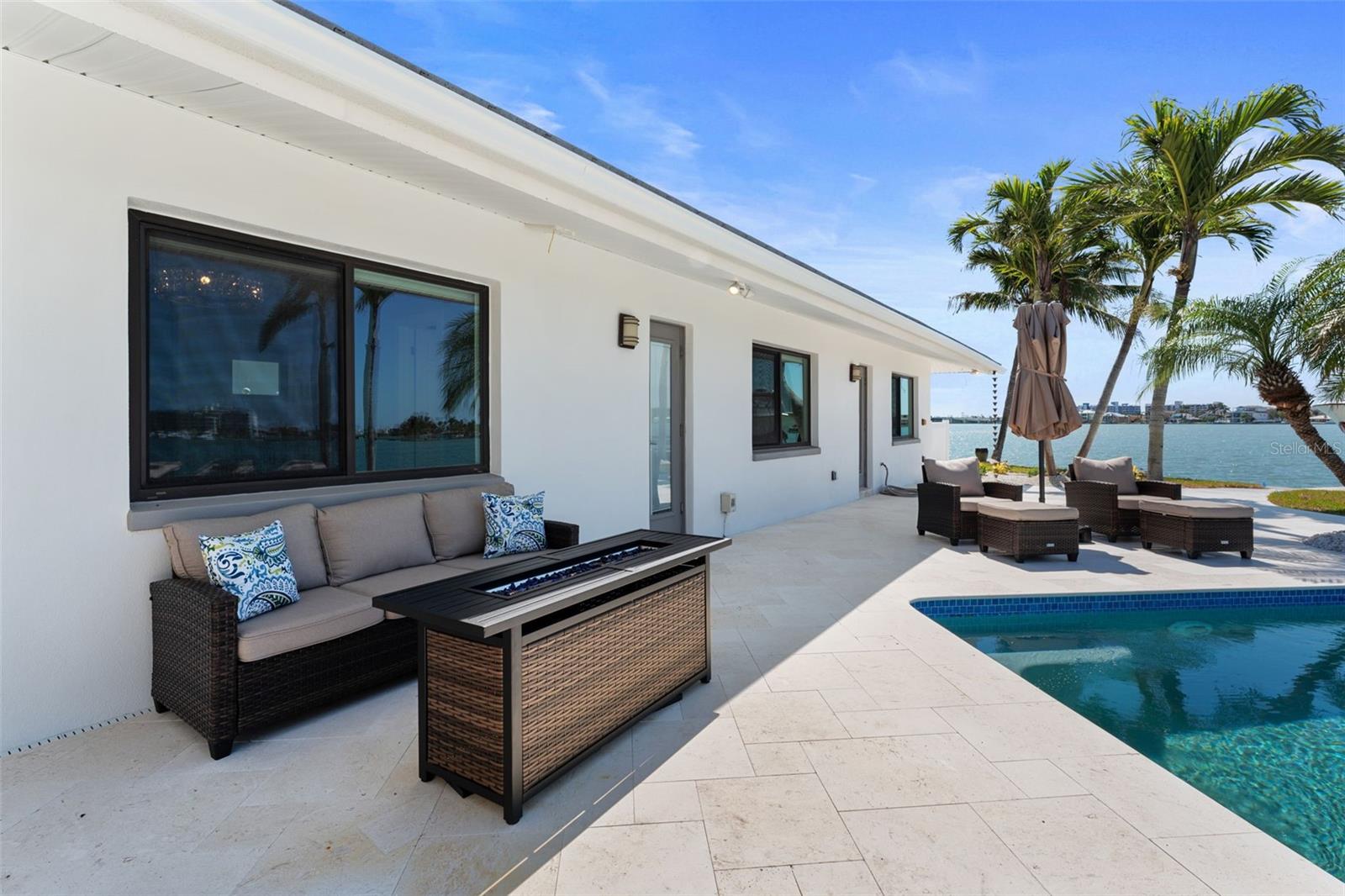 Listing photo id 6 for 11050 7th Street E