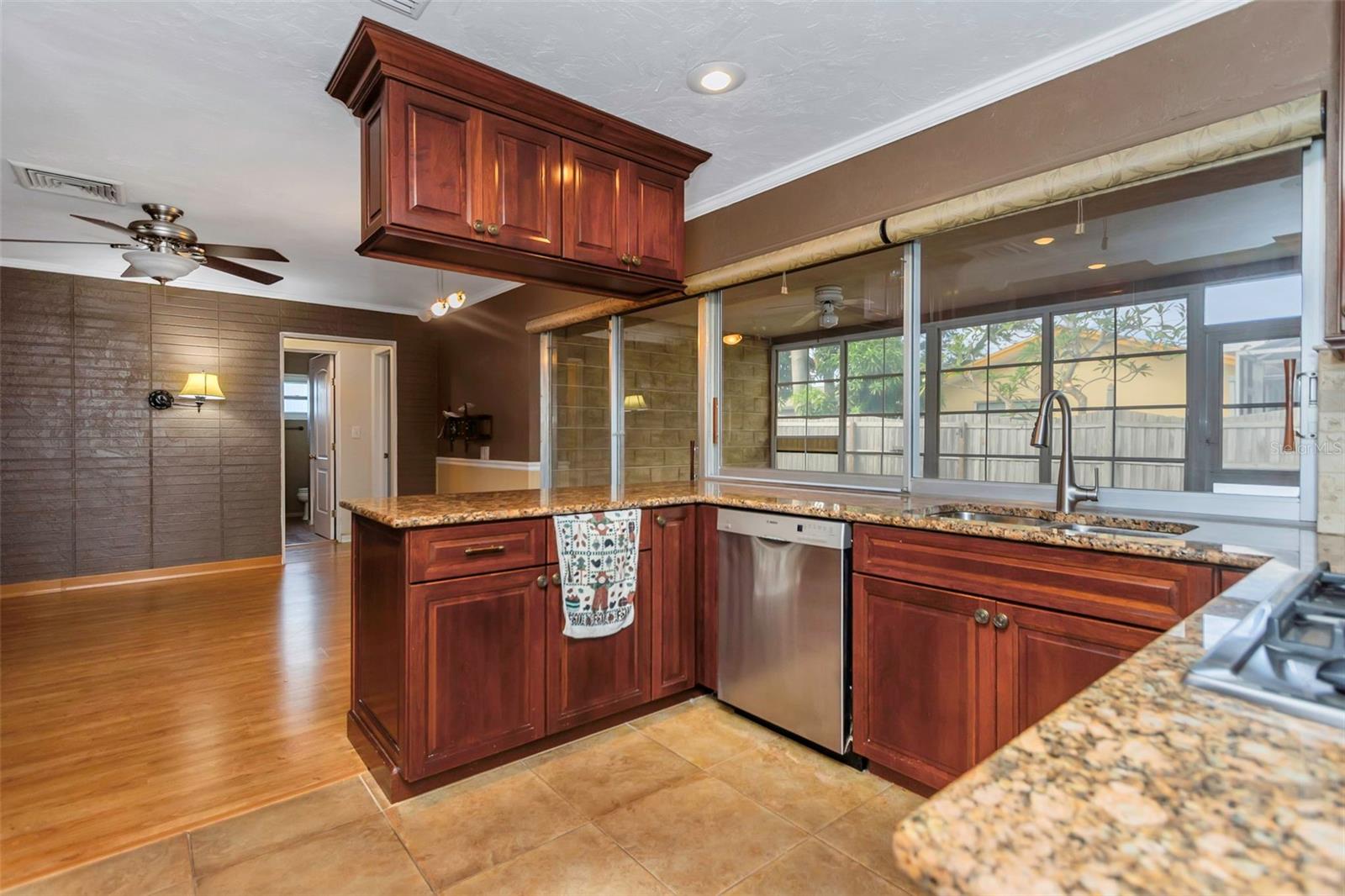 Image 16 of 44 For 1773 63rd Avenue S