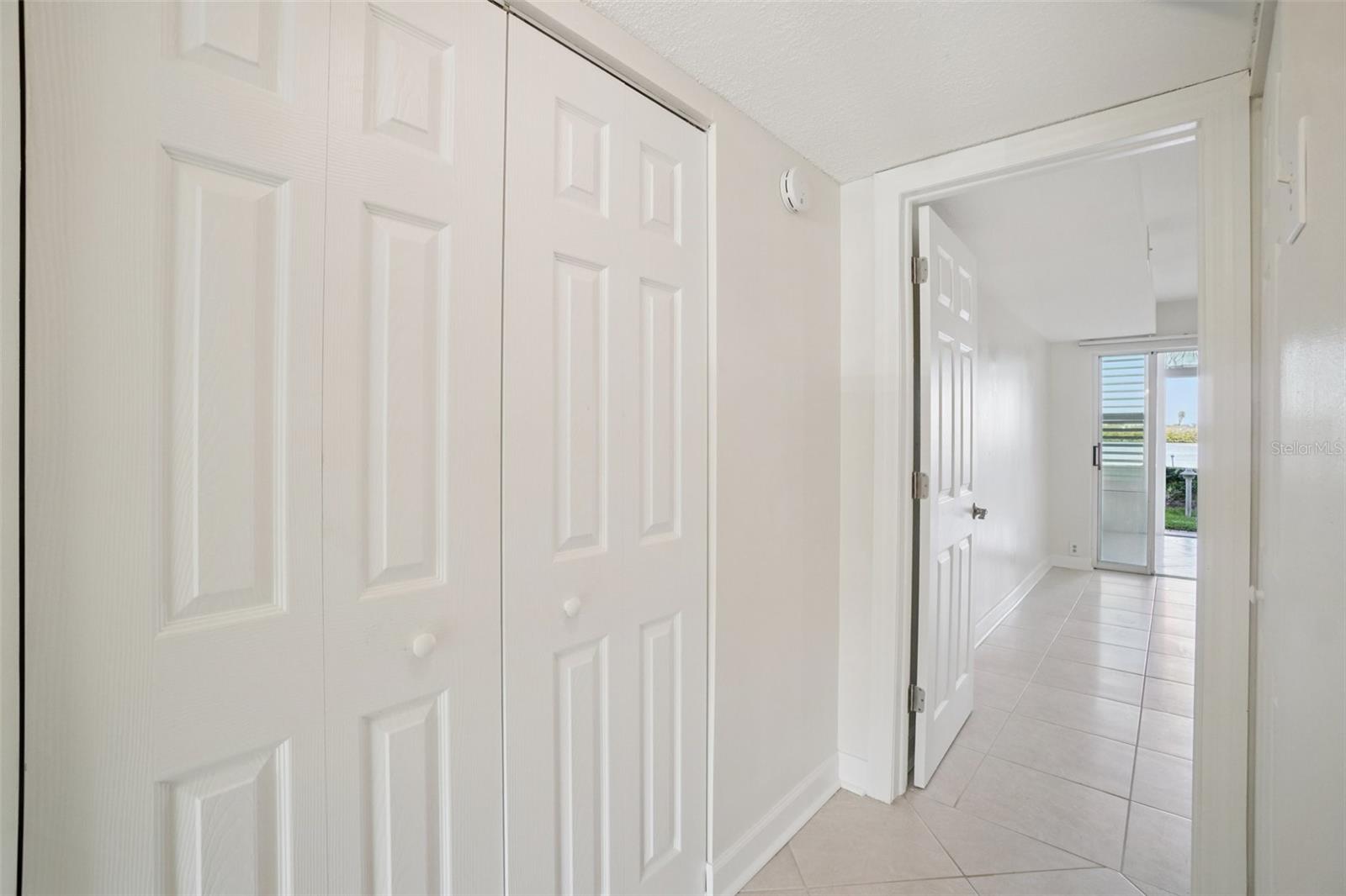 Image 13 of 34 For 1847 Shore Drive S 117