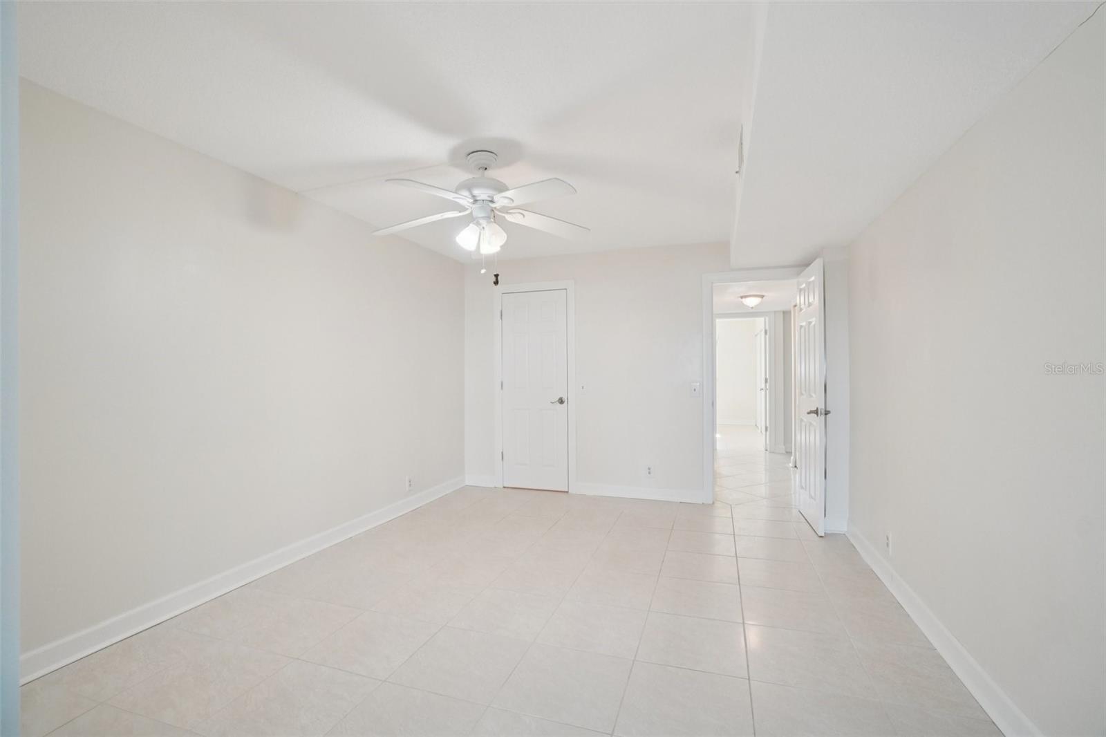 Image 19 of 34 For 1847 Shore Drive S 117