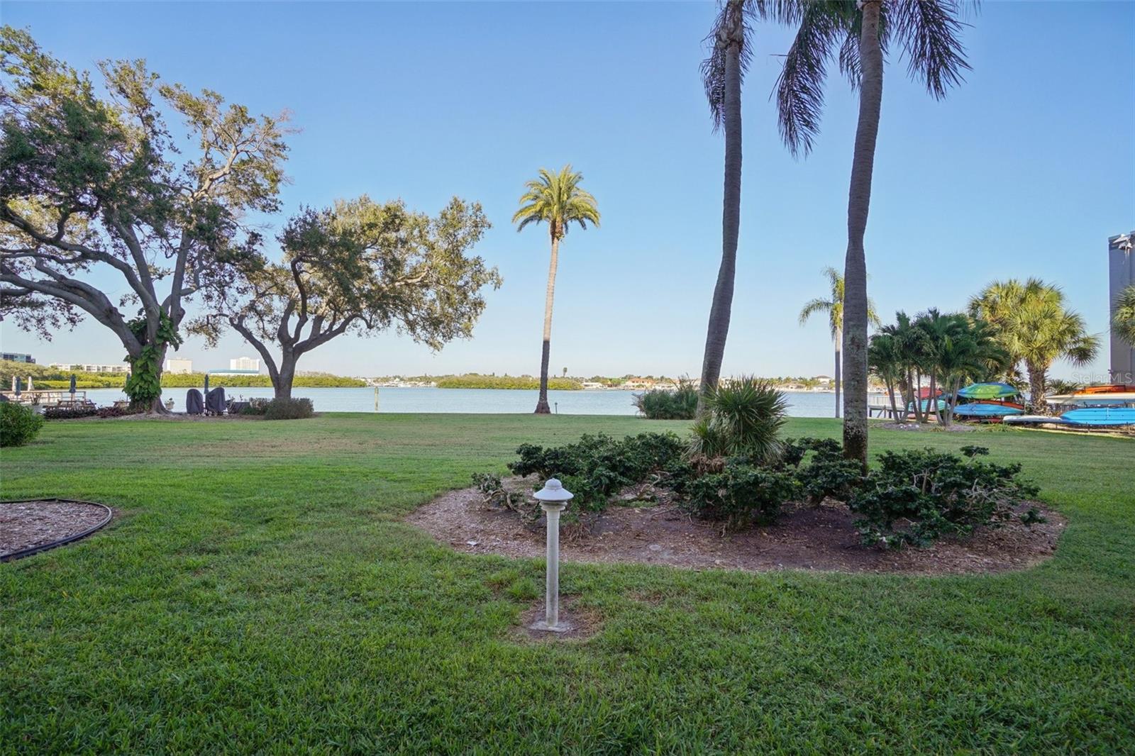 Image 25 of 34 For 1847 Shore Drive S 117