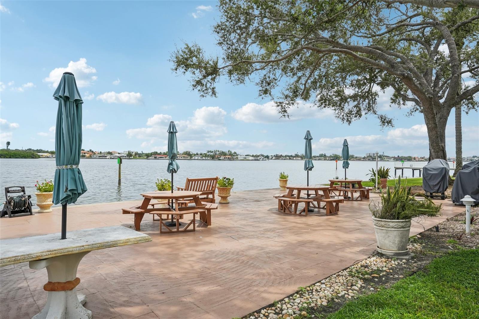 Image 30 of 34 For 1847 Shore Drive S 117