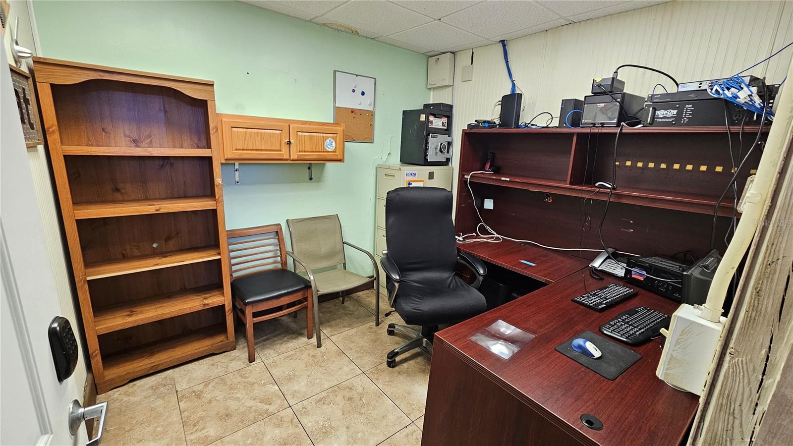 Image 17 of 93 For 830 Main Street