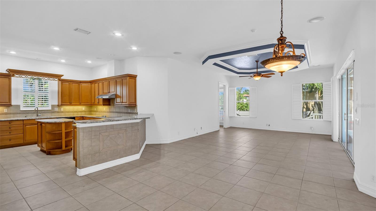 Image 10 of 65 For 1089 Cordova Boulevard Ne